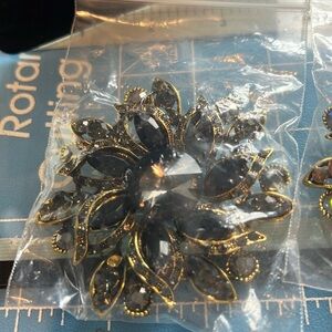 Brooches all brand new